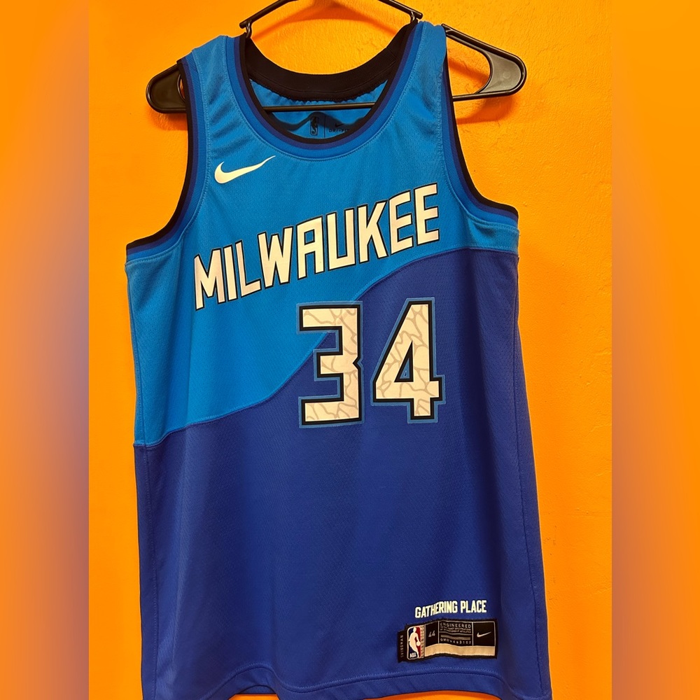 Bucks jersey
